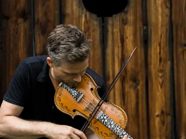 Bjarte hardingfele © Theresa_Pewal.jpg